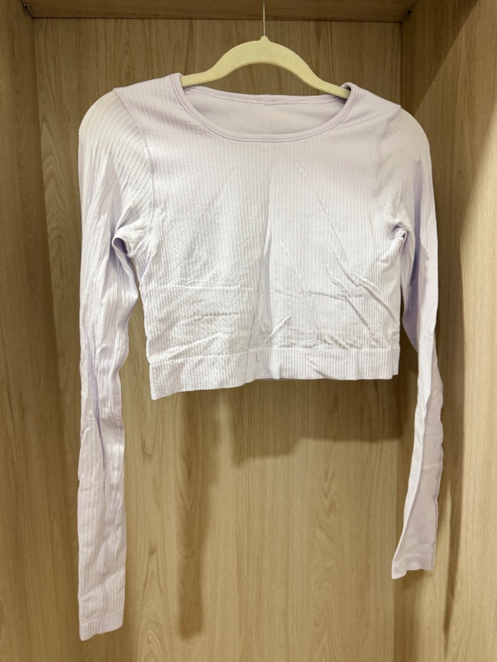 Lululemon cropped workout top